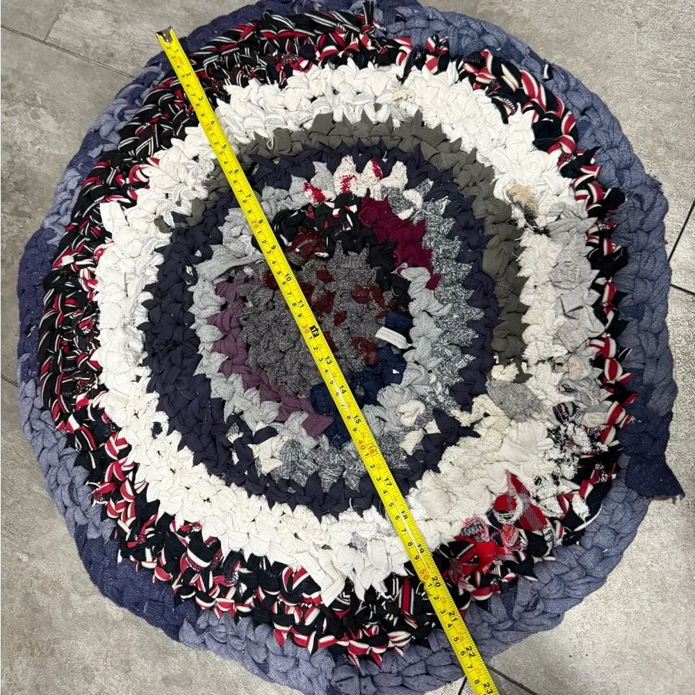 Handmade crocheted rug bathroom kitchen mat round 22.5” diameter